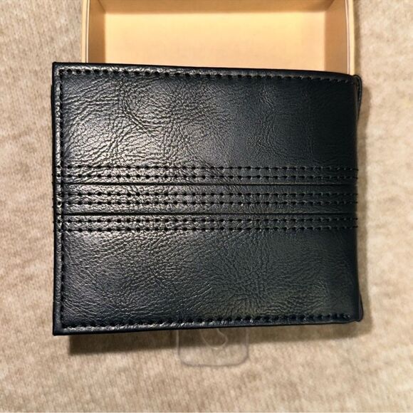 LEVI’S Men’s Black Leather RFID Protection Bifold Wallet - Picture 5 of 13